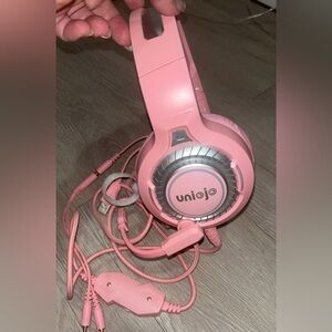 Pink Over-Ear Headphones w mic